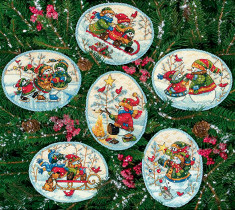 "DIMENSIONS" наборы для вышивания 08828 "Игривые снеговики" 11 x 9 см